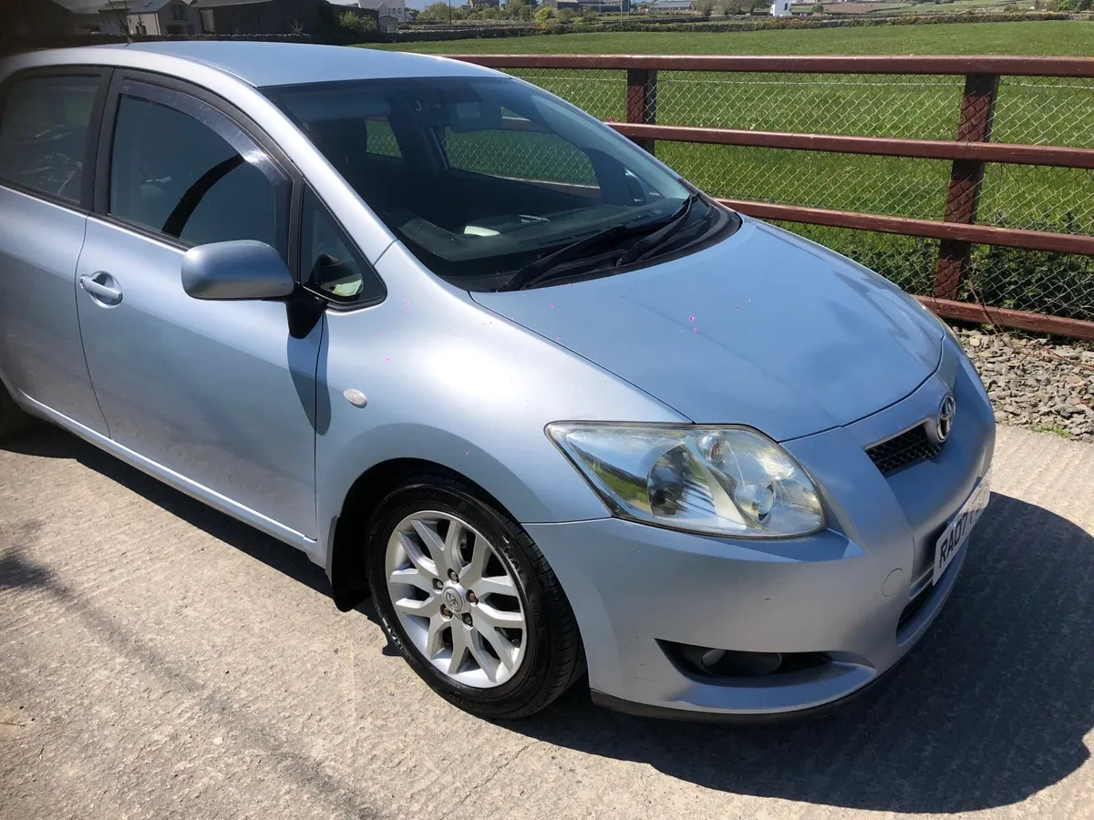 Toyota auris - Image 1