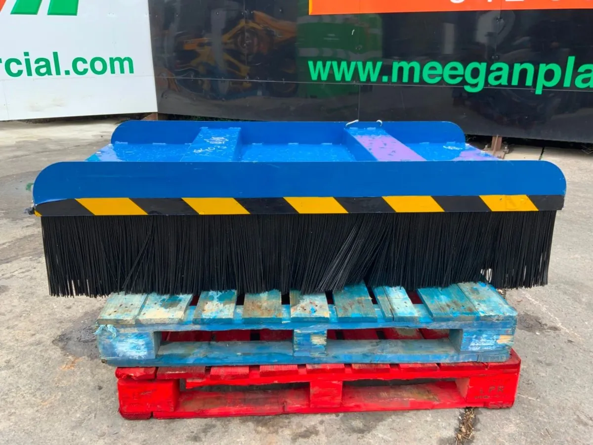 UNUSED 60"  FORK LIFT ROAD BRUSH........4403. - Image 2