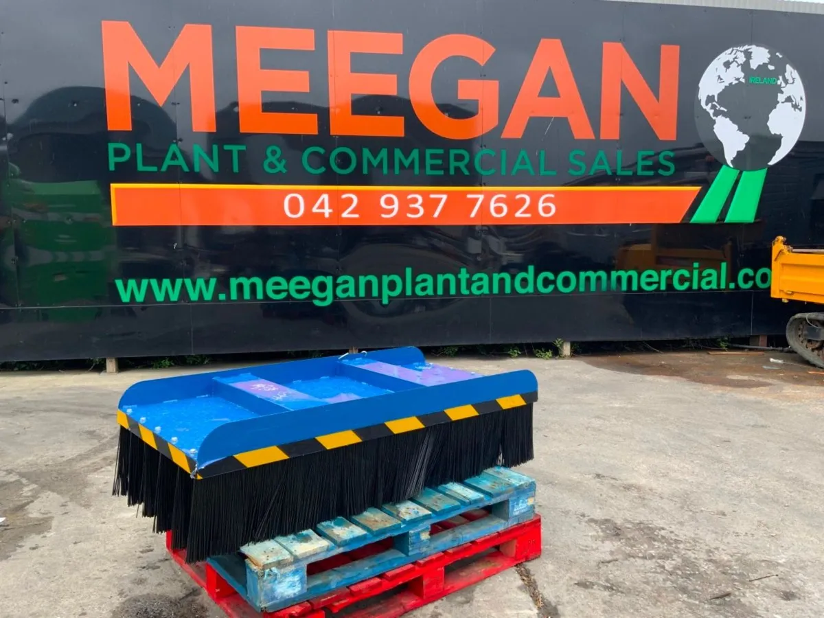 UNUSED 60"  FORK LIFT ROAD BRUSH........4403. - Image 1