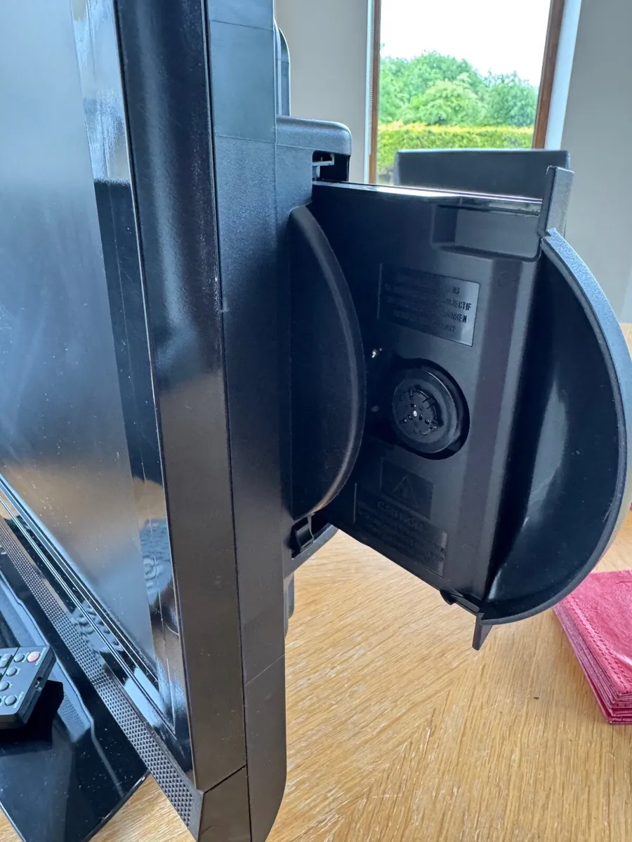 Television dvd player - Image 1