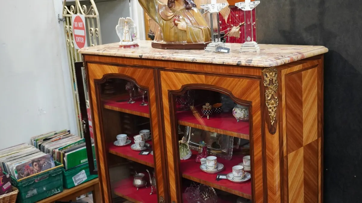🪞 Display Cabinet – Levitan Paris – 1920s - Image 3