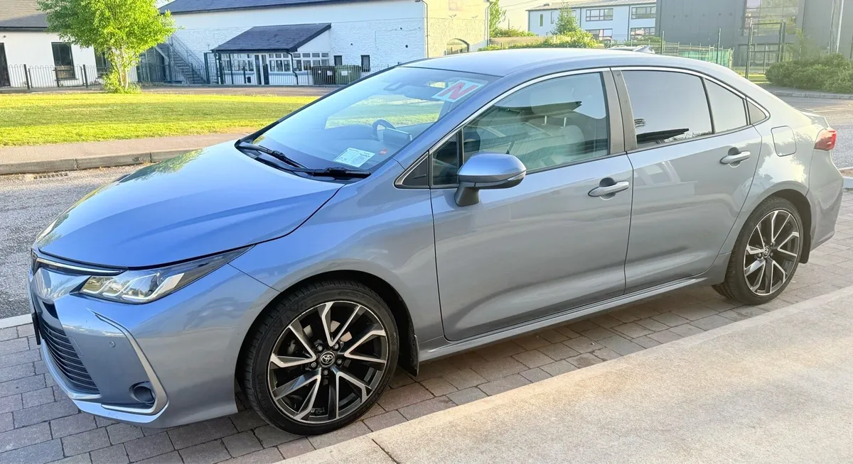 Toyota corolla Hybrid sedan - Image 1