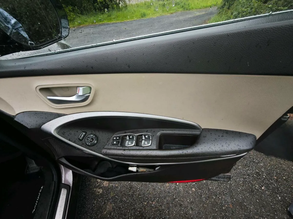 Hyundai Santa FE - Image 3