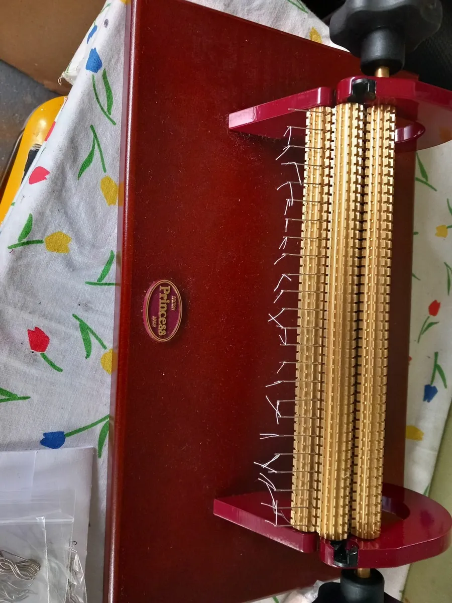 Weaving Harris Table Loom , SK 280 Knitting - Image 2