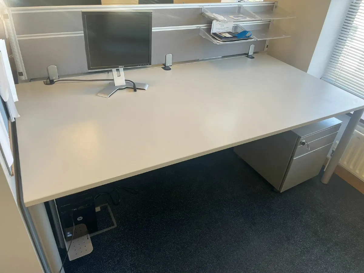 office furniture - Image 1