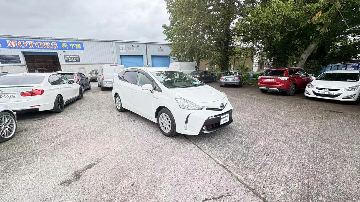 Toyota Prius 1.8 HYBRID 7 SEATER - Image 3