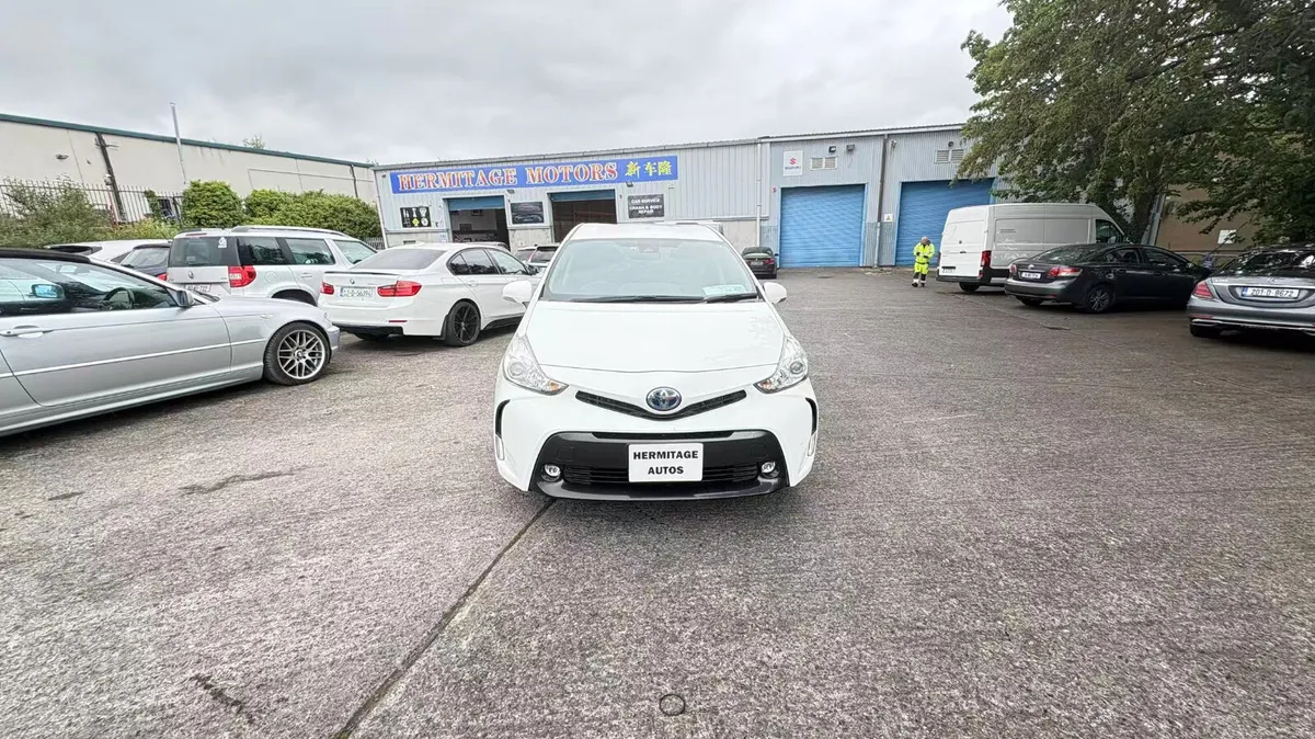 Toyota Prius 1.8 HYBRID 7 SEATER - Image 2