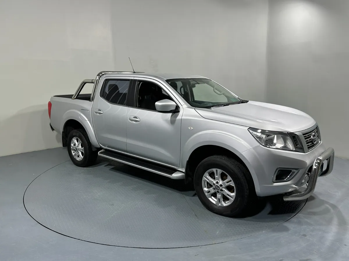 Nissa Navara 2.3 DCi Acenta 212 - Image 1