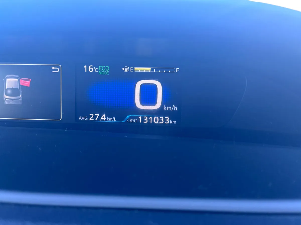 2018 TOYOTA PRIUS HYBRID LUXURY - Image 2