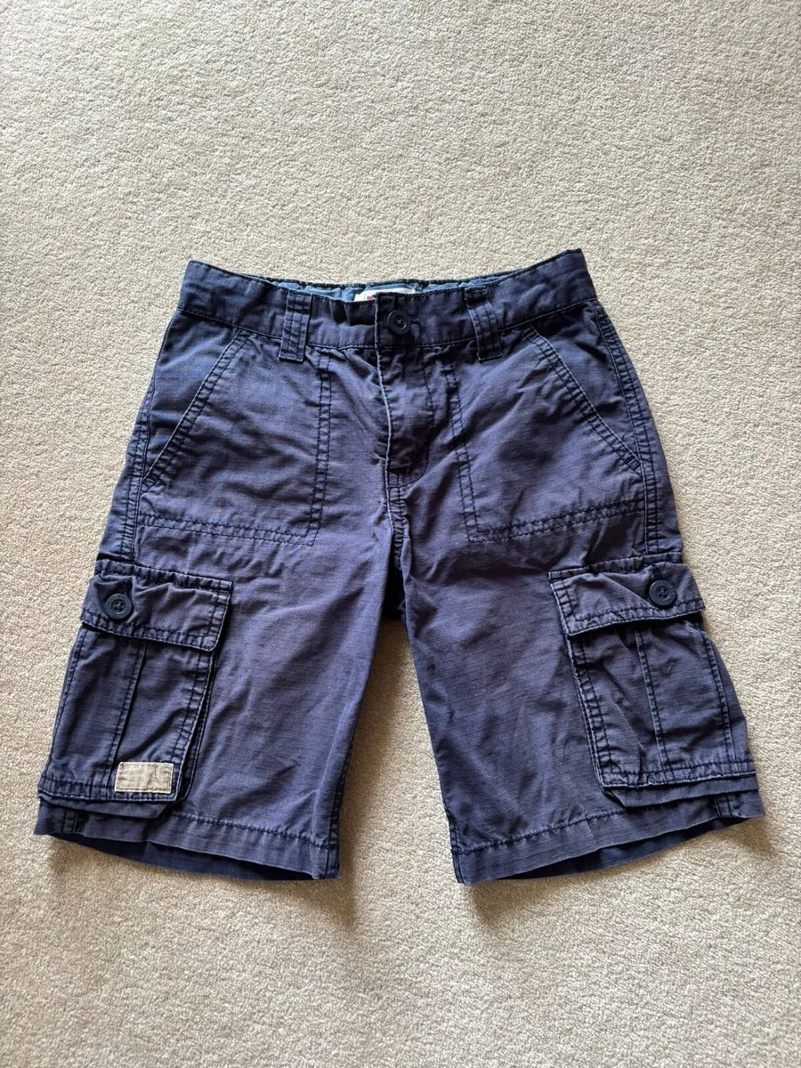 Levis Cargo Navy shorts age 6-7 - Image 1