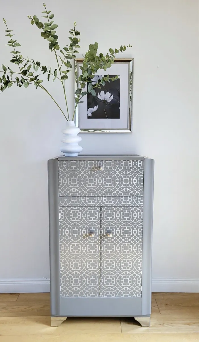 Mid century cocktail cabinet - Image 1