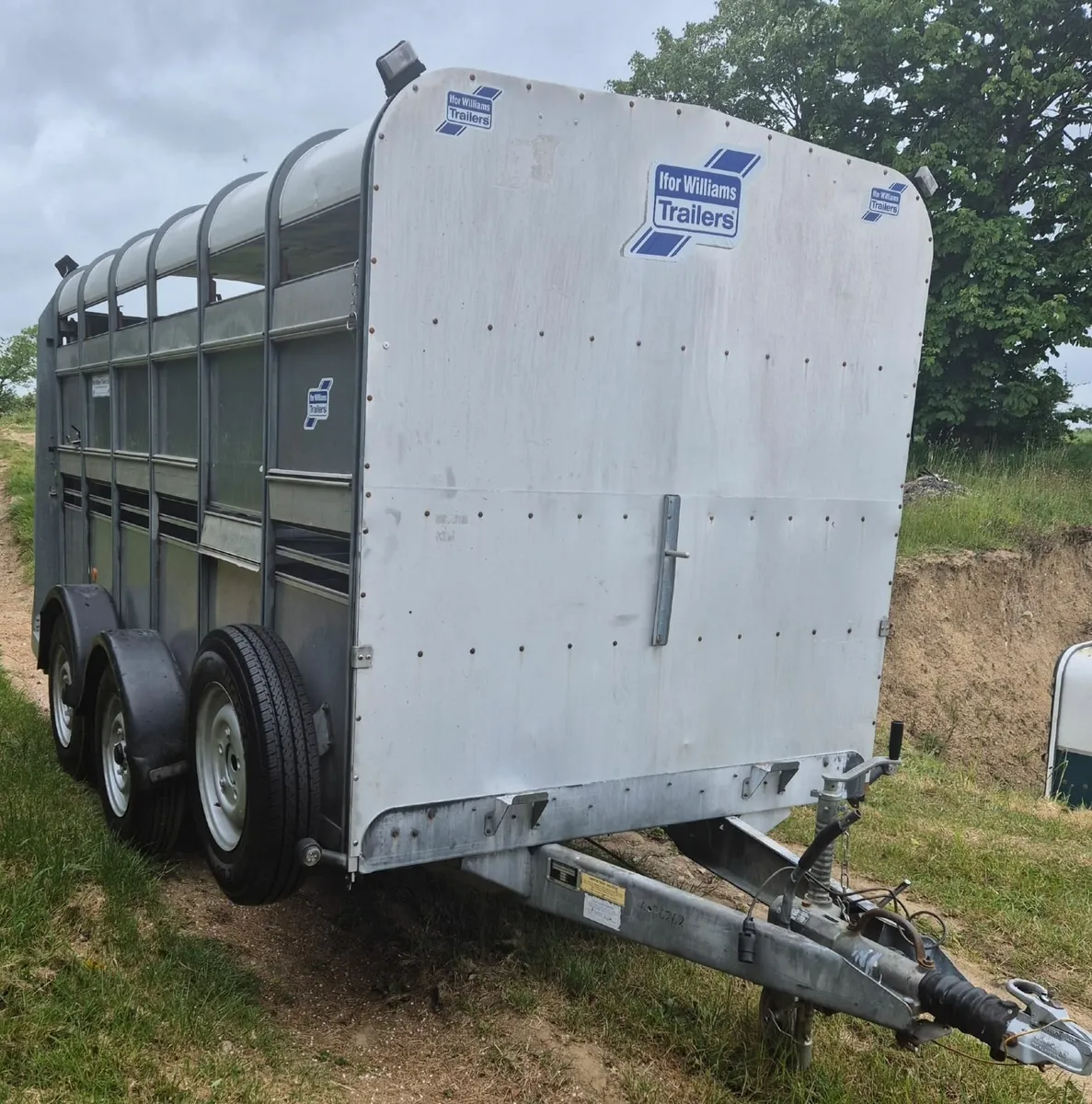 Ifor Williams 12 x 6 cattle/sheep trailer - Image 1