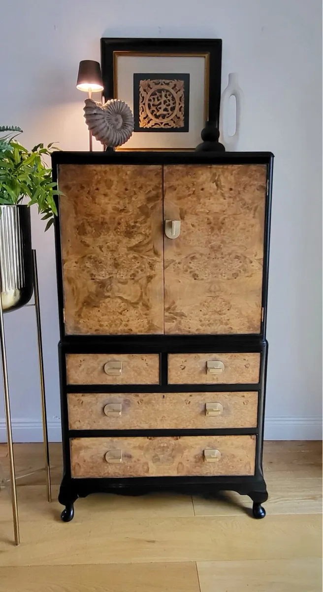 Beautiful antique storage cabinet - Image 4
