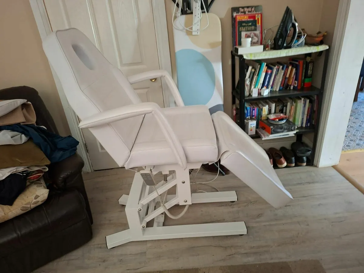 Electric Massage Chair - Image 2