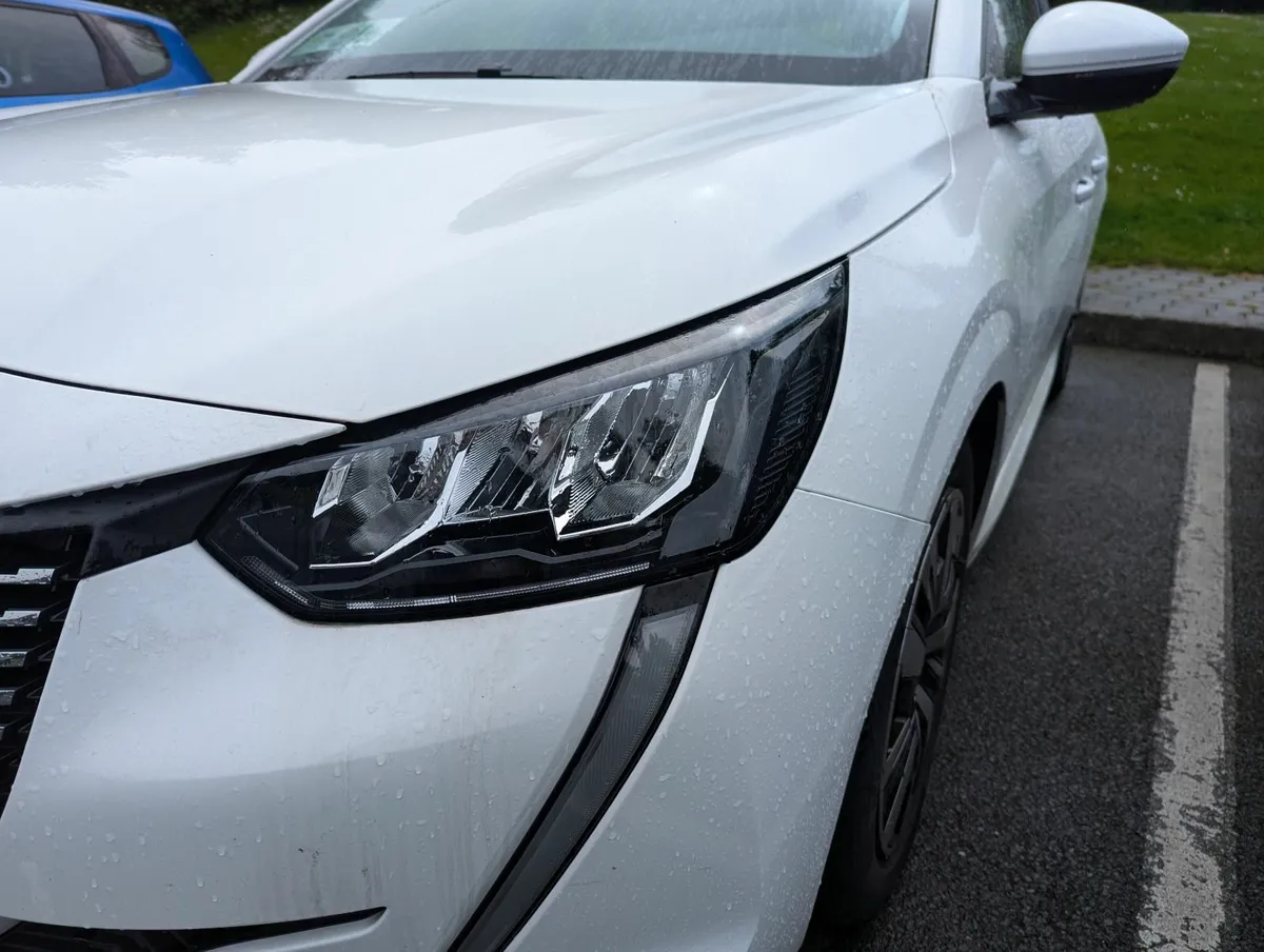 Peugeot 208 Front Headlights - Image 1