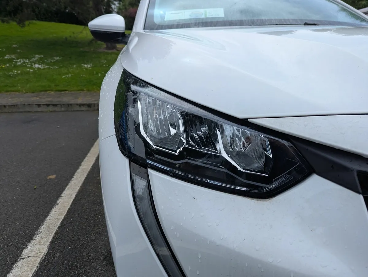 Peugeot 208 Front Headlights - Image 2