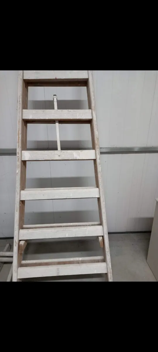 Ladders ,painting materials - Image 4