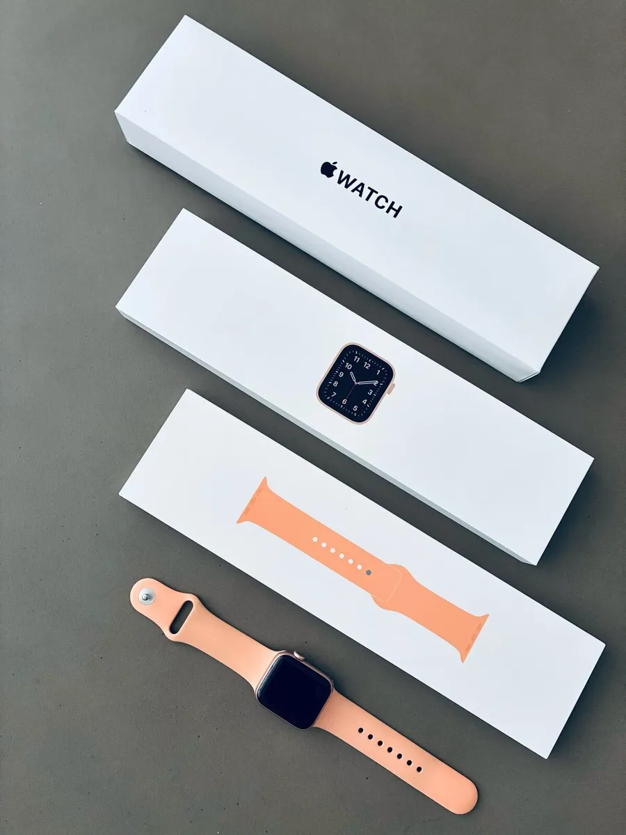 Apple Watch SE 40mm - Image 2