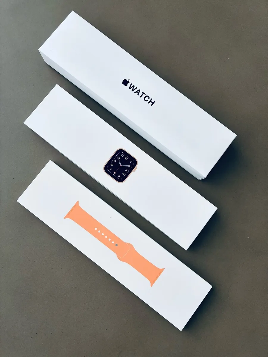 Apple Watch SE 40mm - Image 3