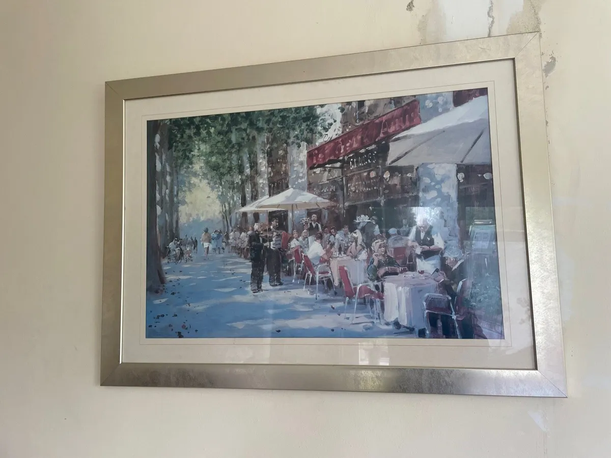 Large restaurant theme picture - Image 1