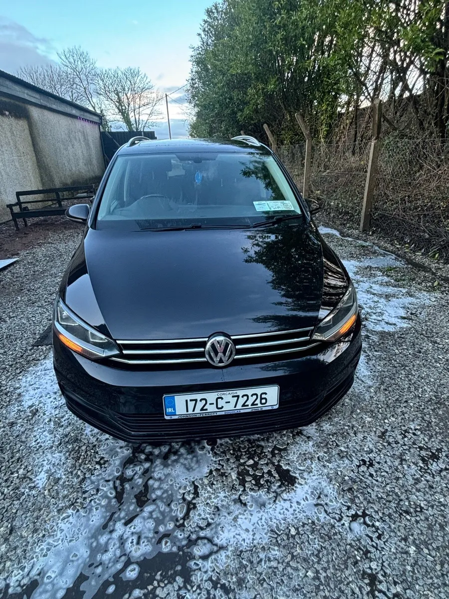 Volkswagen Touran automatic diesel - Image 1