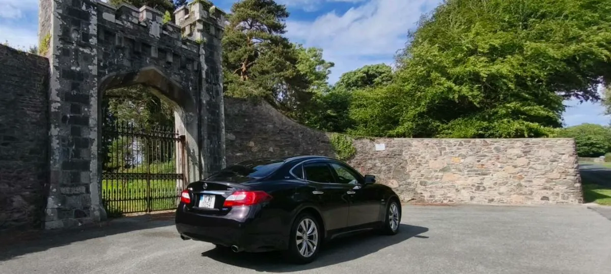 Nissan fuga 3.5 V6 hybrid - Image 2
