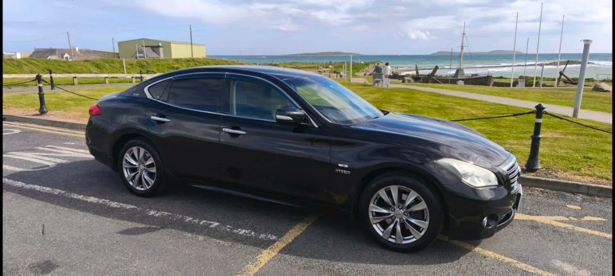 Nissan fuga 3.5 V6 hybrid - Image 3