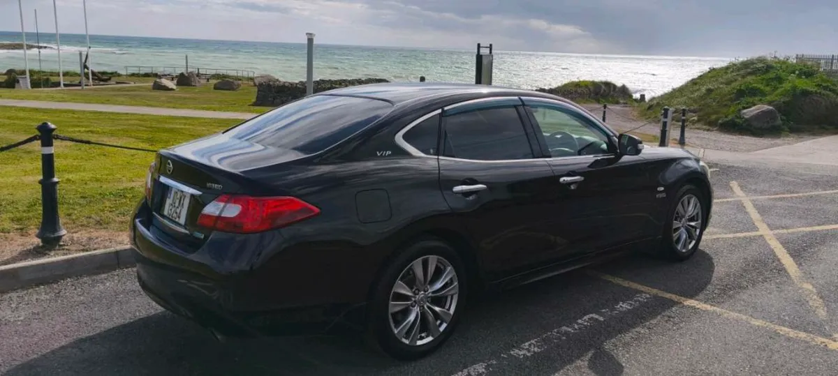 Nissan fuga 3.5 V6 hybrid - Image 4