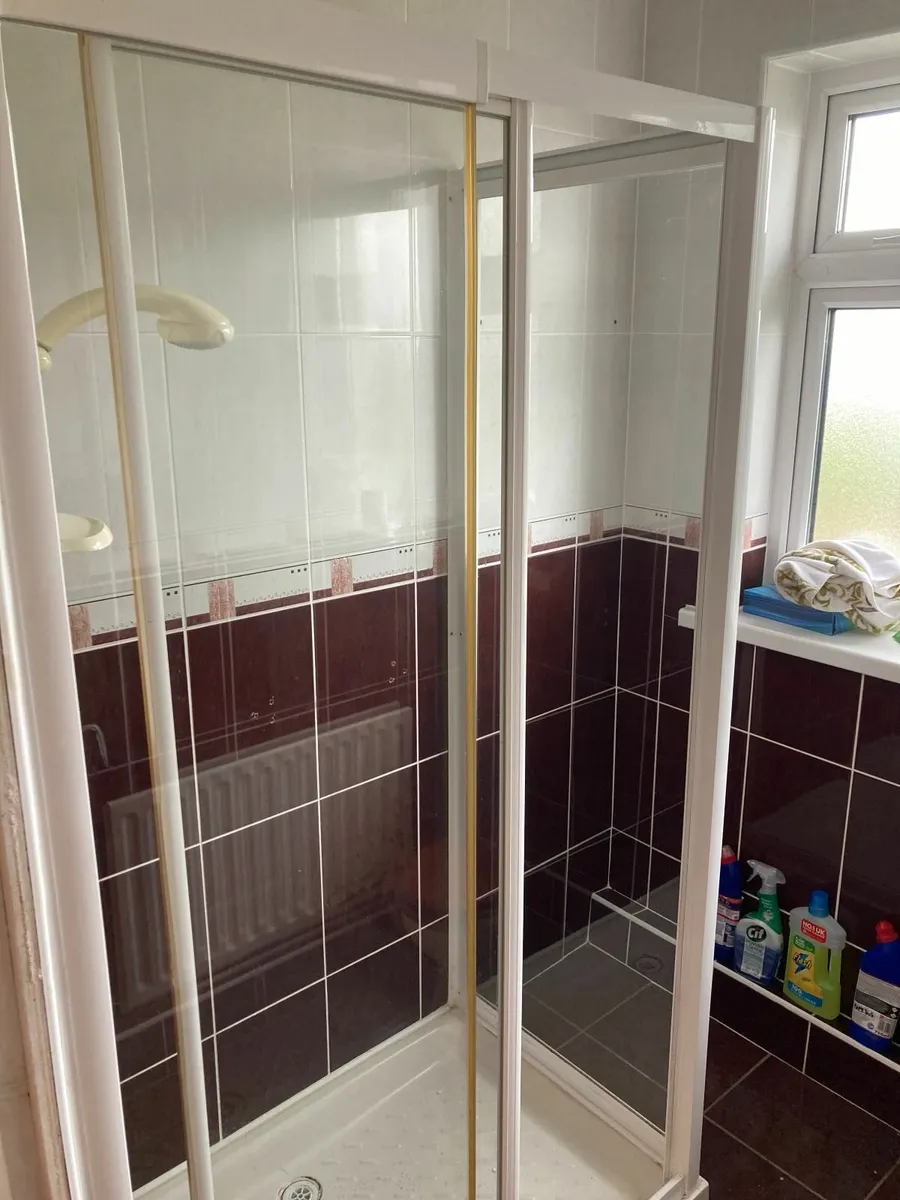 shower and shower tray - Image 2