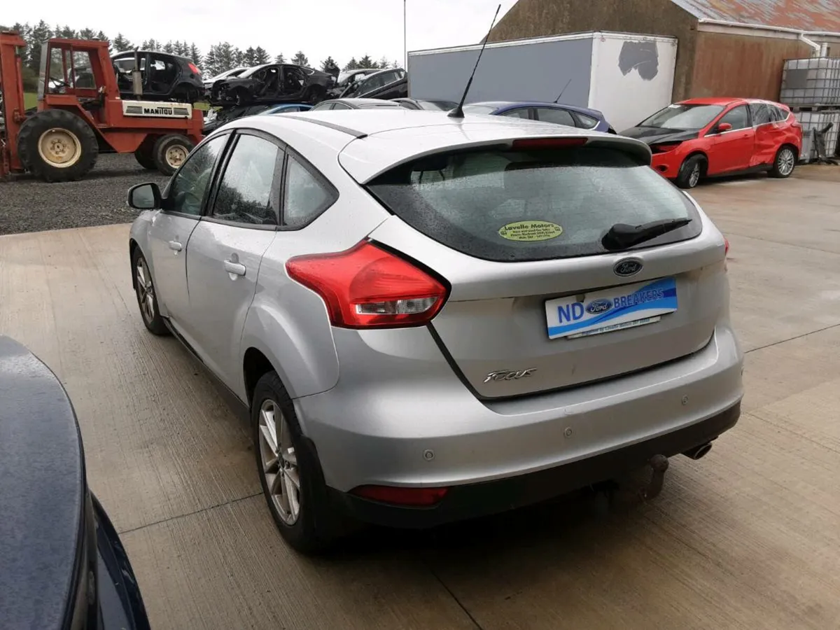 2016 ford focus for breaking - Image 3