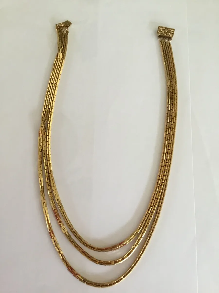 Gold effect necklace - Image 1