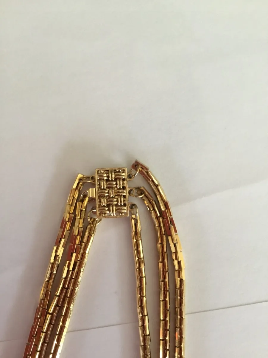 Gold effect necklace - Image 3