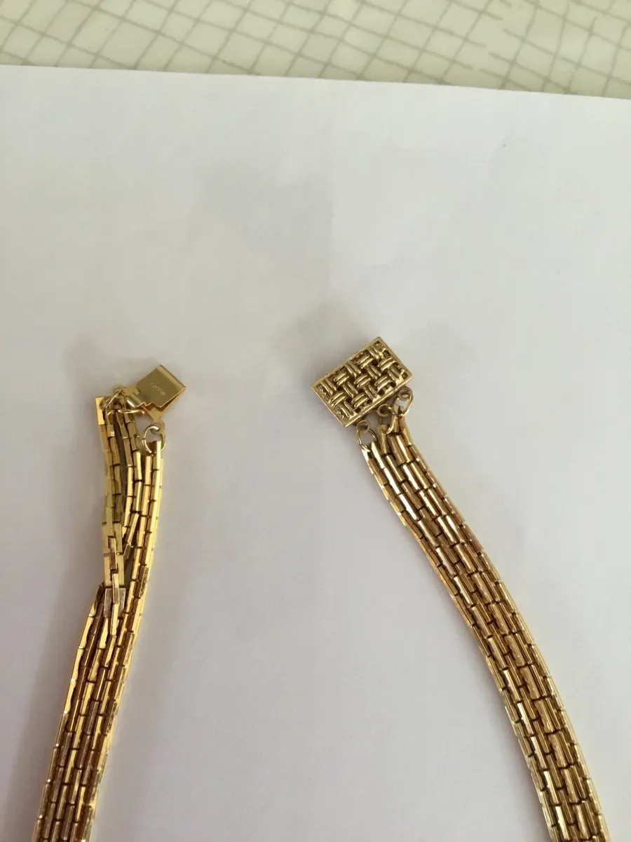 Gold effect necklace - Image 4