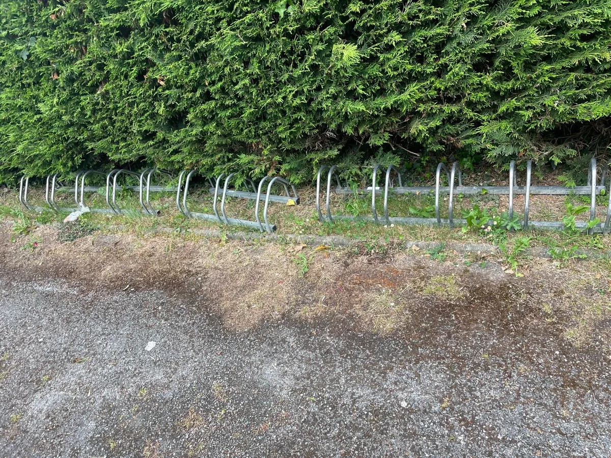 3 metal bike racks - Image 1