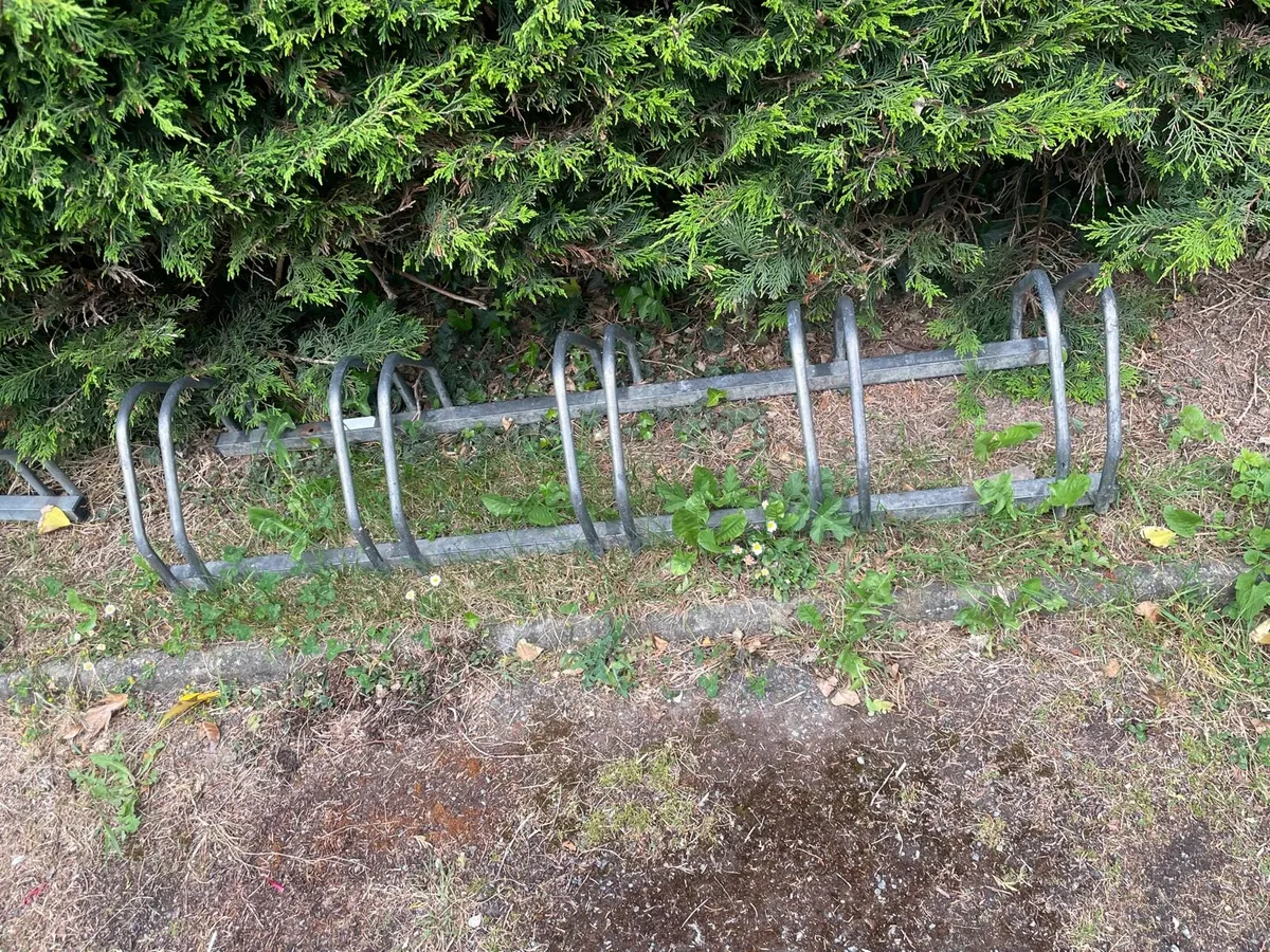 3 metal bike racks - Image 2