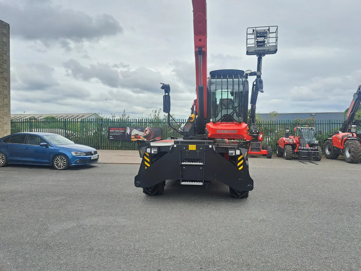 New Manitou MRT1845 rotary telescopic loader - Image 4