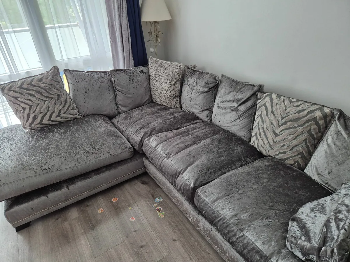 Corner sofa - Image 1
