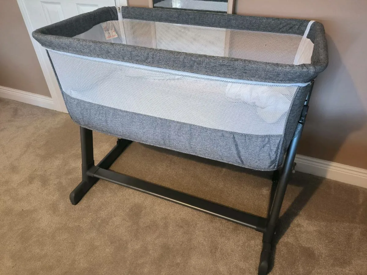 Co-Sleeper (like new) - Image 1