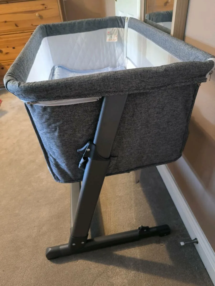 Co-Sleeper (like new) - Image 3