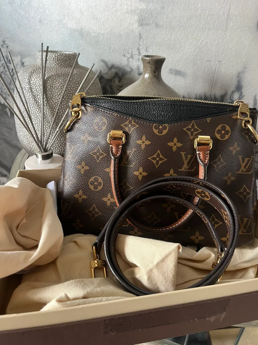 Louis Vuitton handbag - Image 4