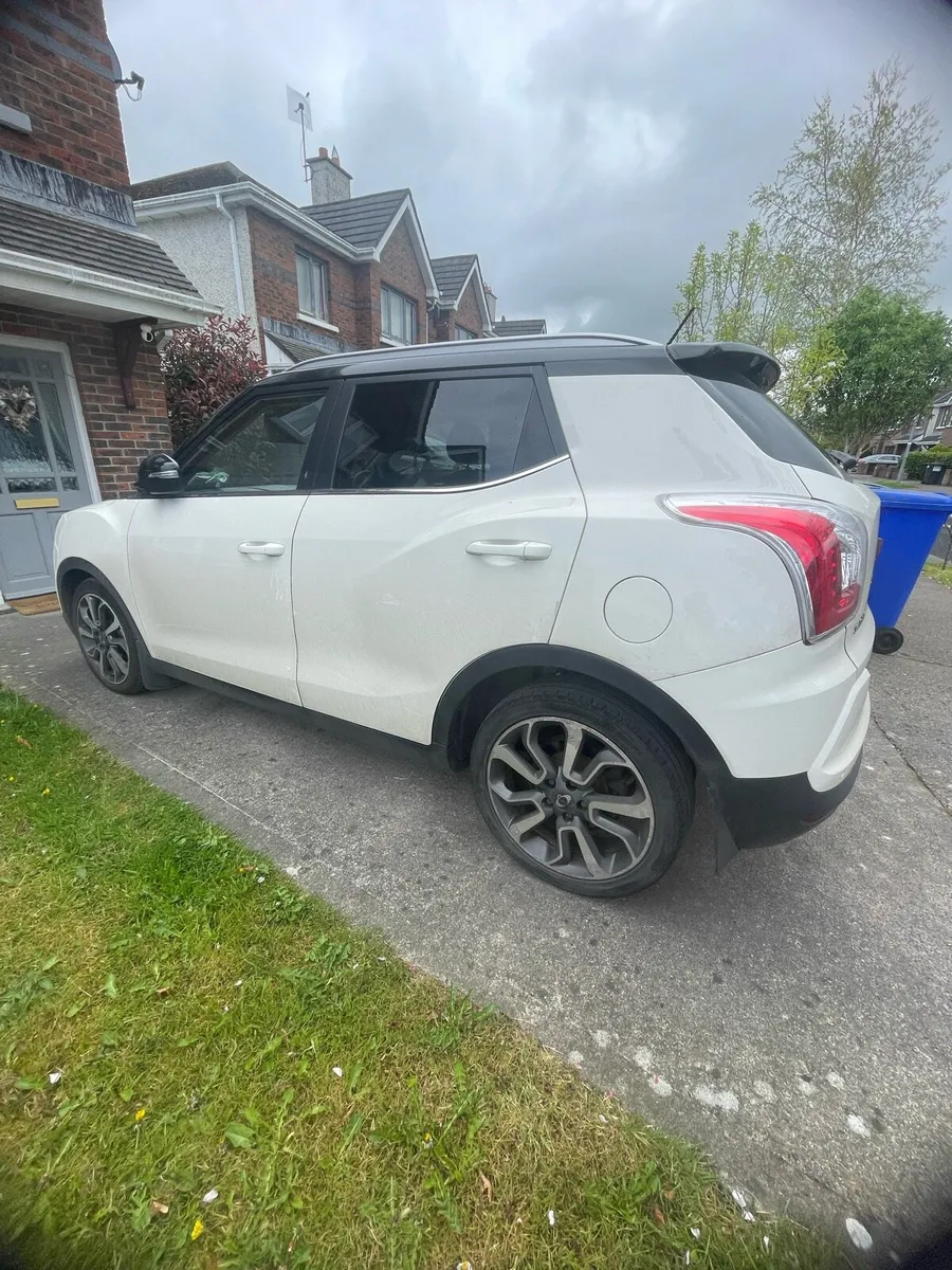 Car - Image 4