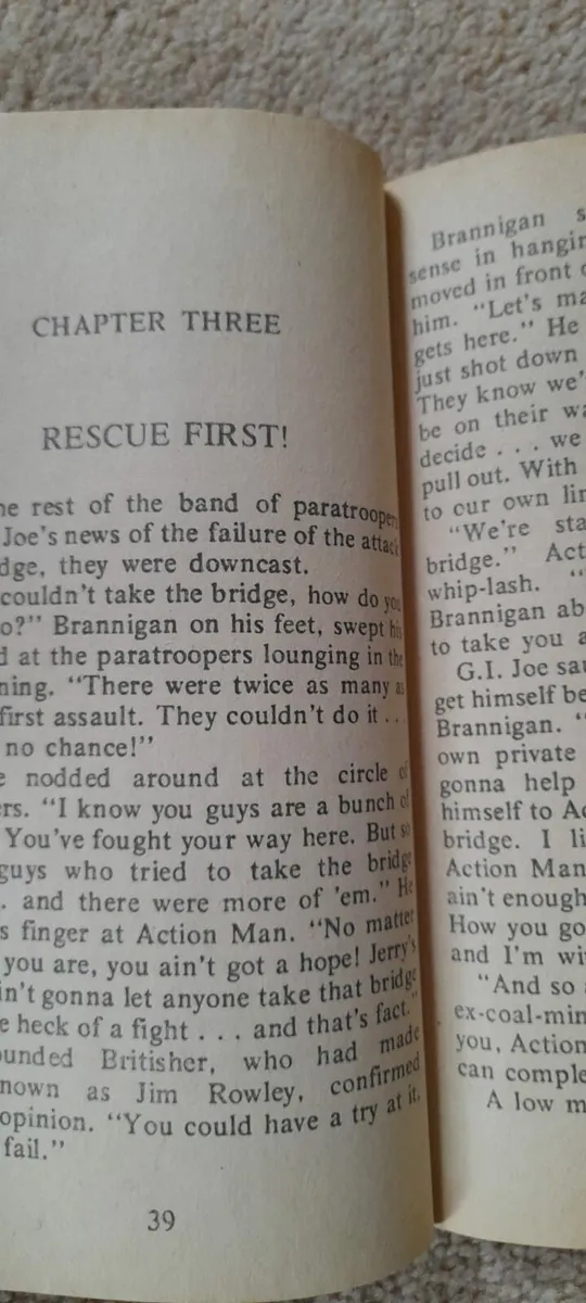 Vintage Action Man Book Hold tge Bridge - Image 3