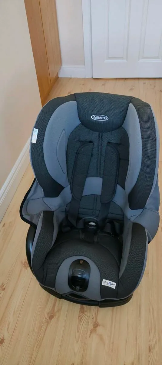 Child seat - Image 1