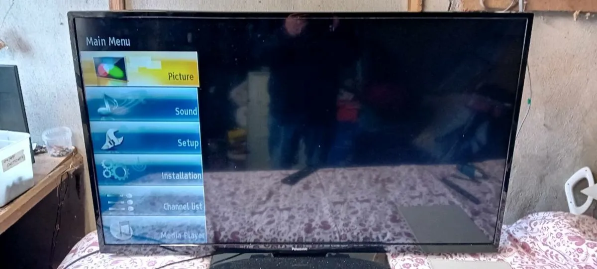 Panasonic  48 inch tv - Image 2