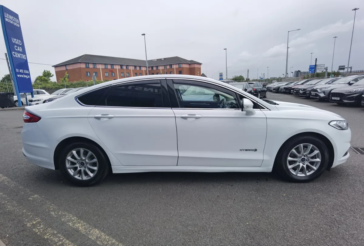 FORD MONDEO 2.0 TITANIUM AUTOMATIC PETROL HYBRID - Image 4