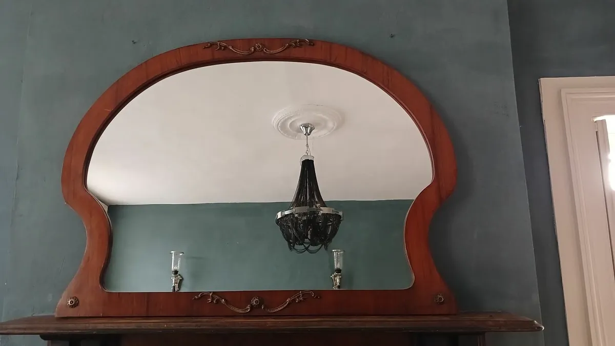 Large horse shoe shape mirror - Image 1