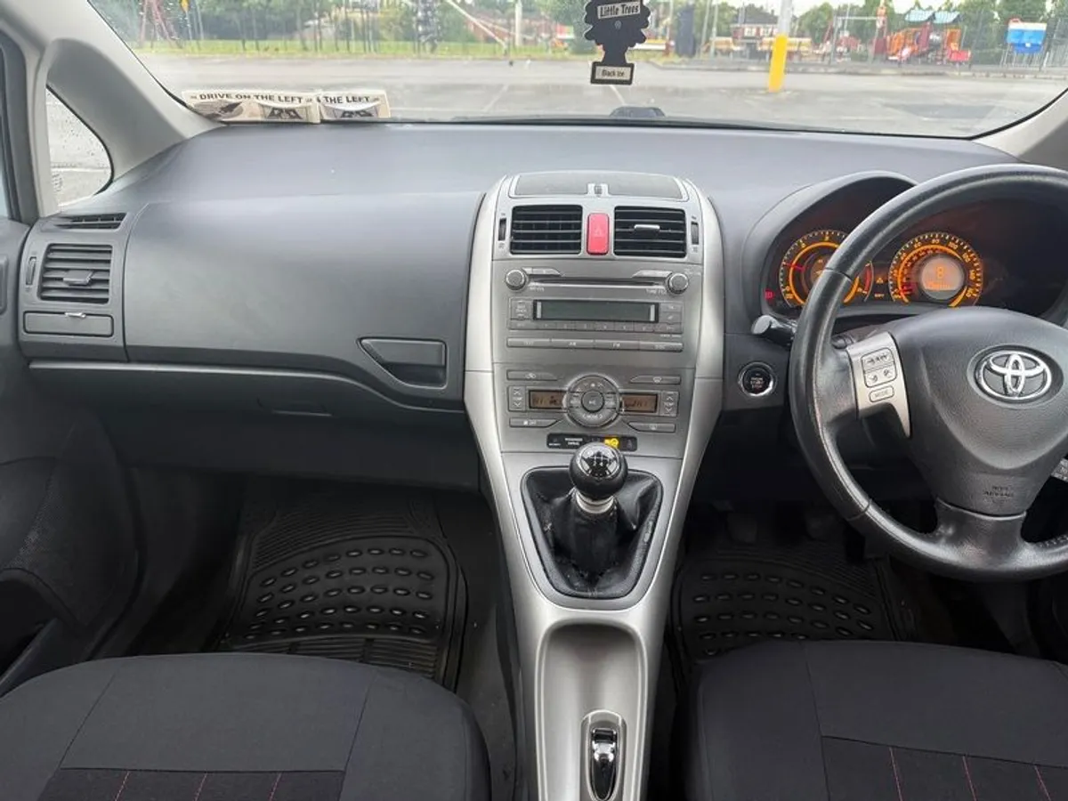 Toyota Auris - Image 1