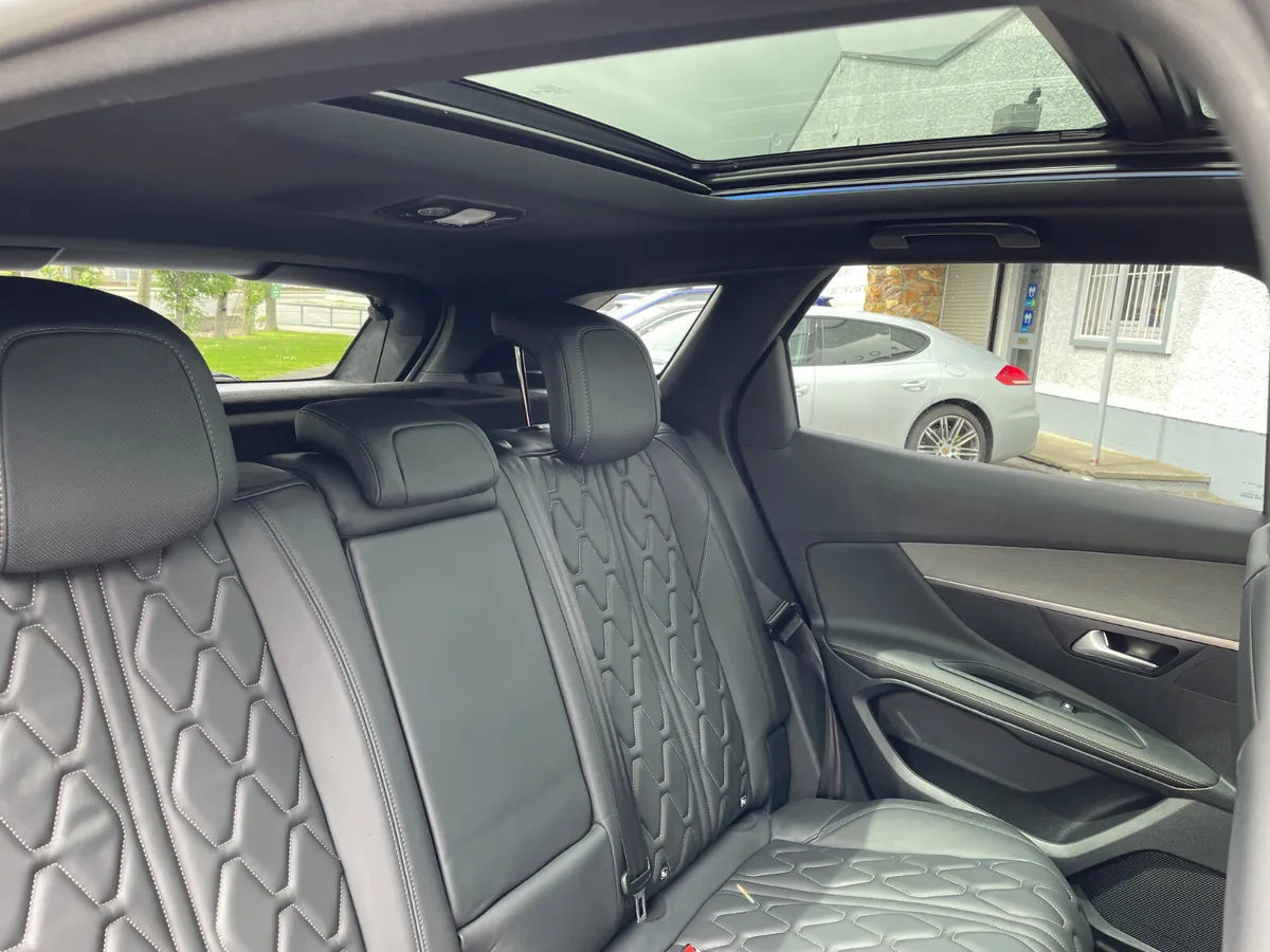 GT LINE-2.0-AUTO-SUNROOF-APPLE PLAY-LEATHER-270TAX - Image 4