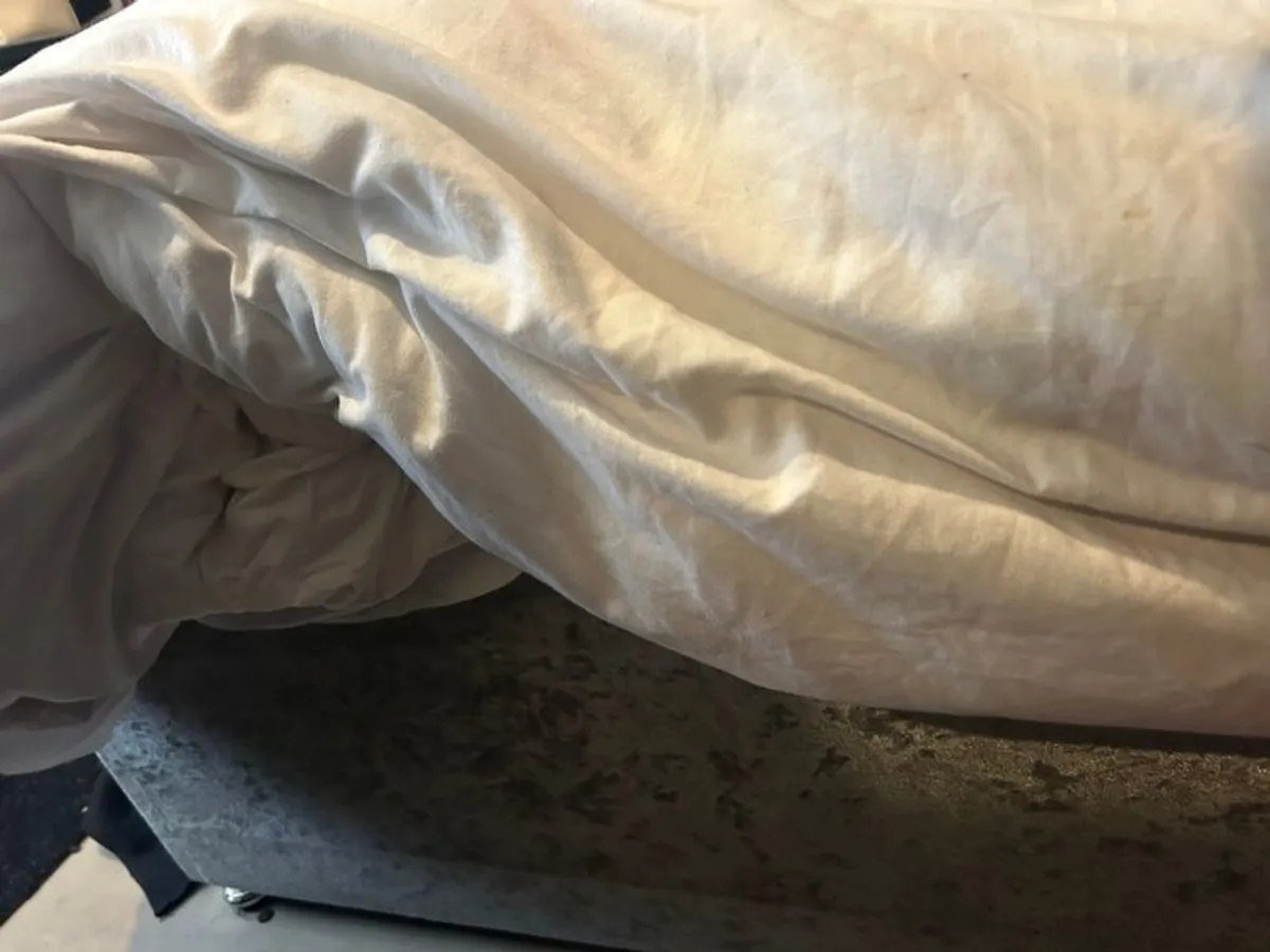 Bed - Image 2