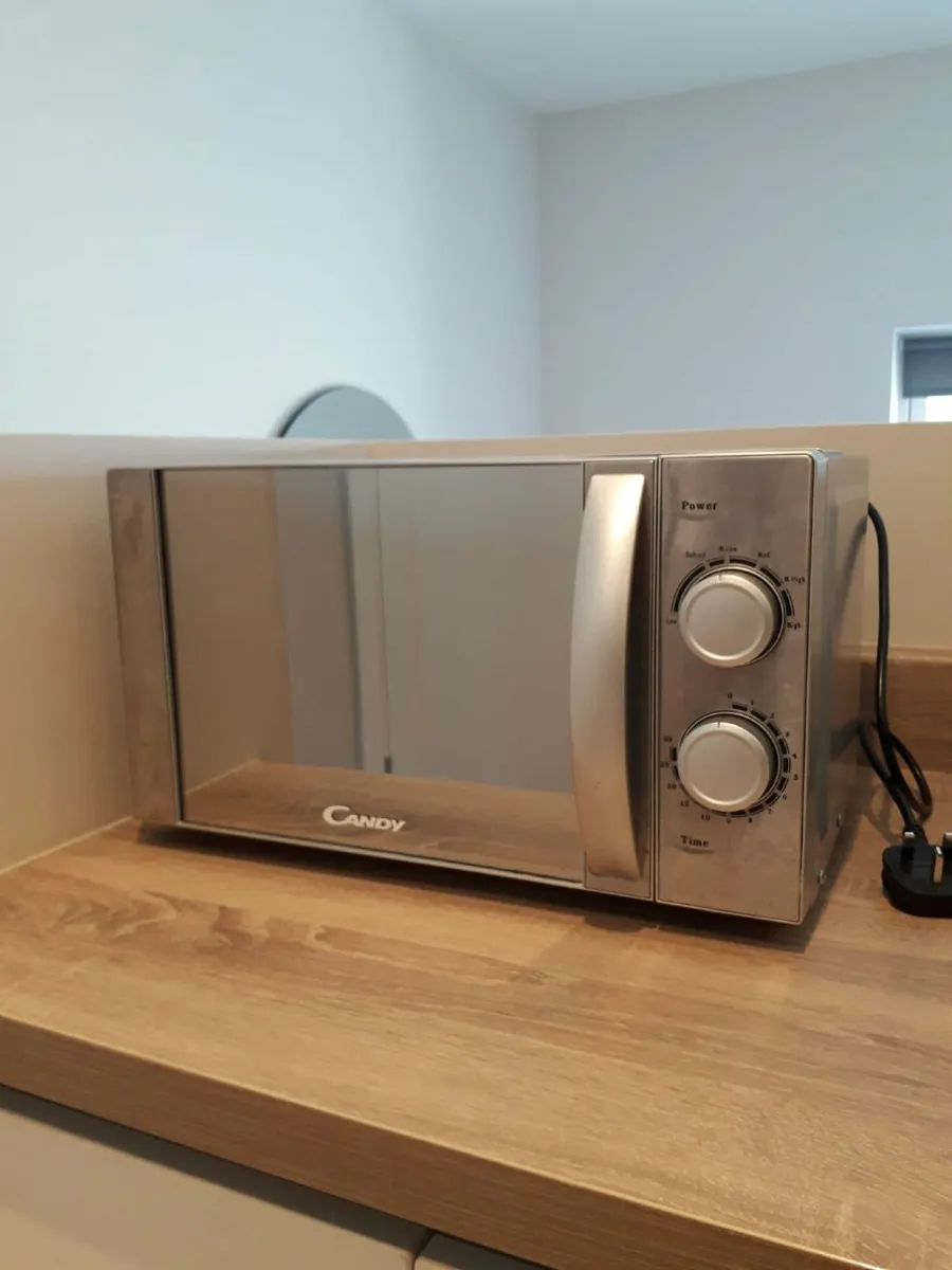 Candy 20L Microwave Oven – Silver, 700W - Image 1